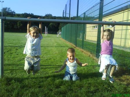 Benjamin, mon filleul Dimitri et Louise, la fille de ma cousine !